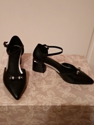 Black pumps with strap and block heel size 36 new