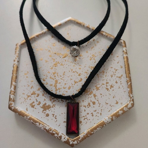 Double necklace on suede cord used