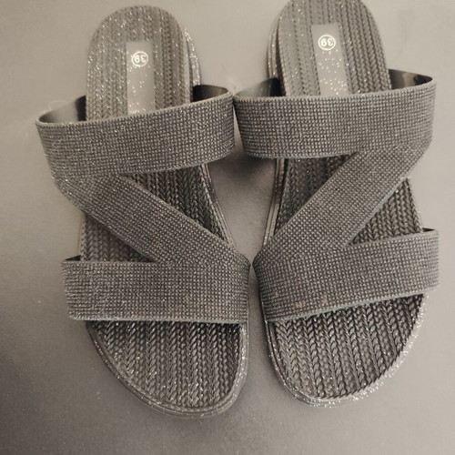 Black glitter sandals size 39 like new, rubber flexible