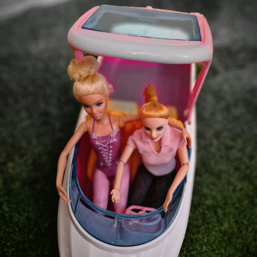 Barbie Σκάφος μεγάλο σαν καινούργιο μαζί με 2 Barbie