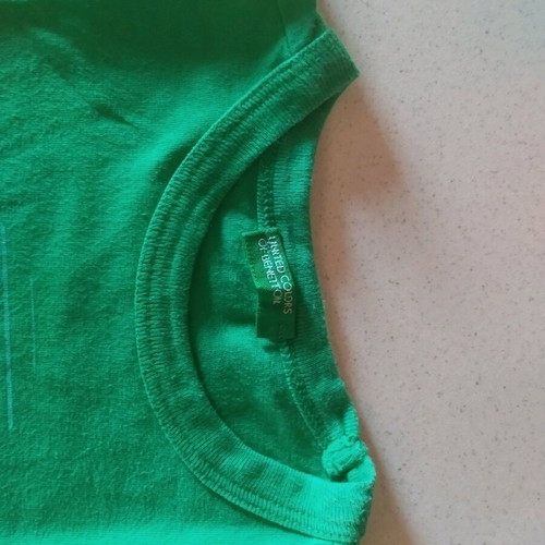Benetton short sleeve t-shirt for 2 years like new