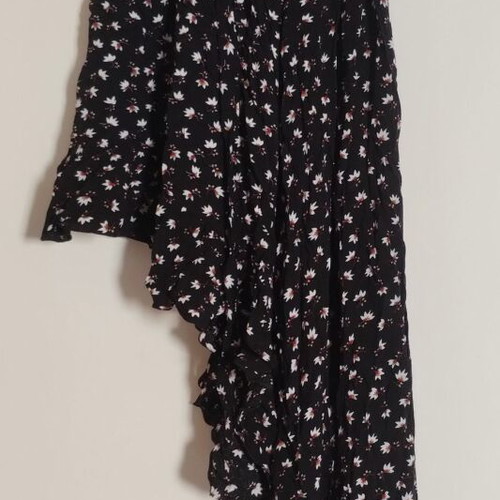 Asymmetrical skirt with floral pattern