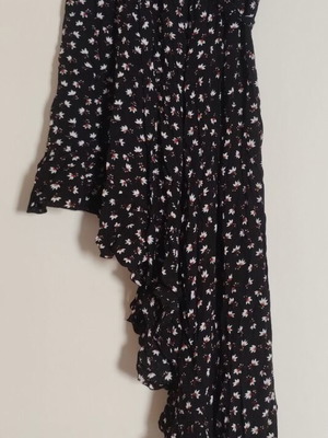 Asymmetrical skirt with floral pattern