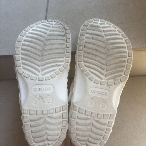 Crocs Classic Geometric Clog white size 39-40 like new