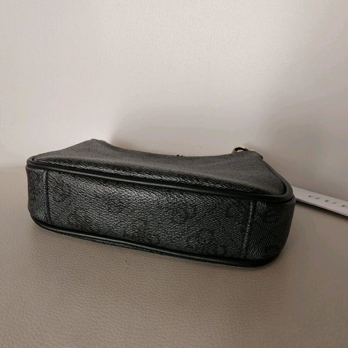 Guess Noelle Mini Top Zip bag new, black handbag