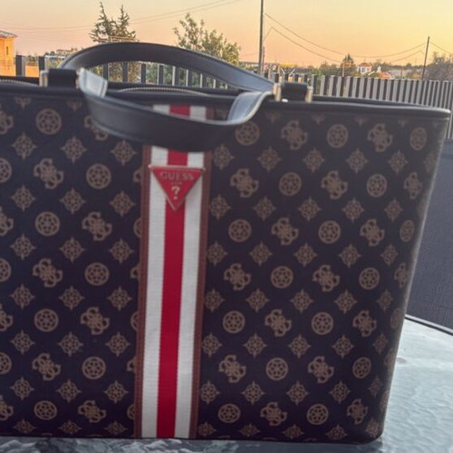 Guess shoulder handbag like new, authentic