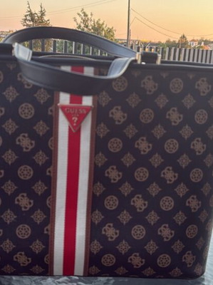 Guess shoulder handbag like new, authentic