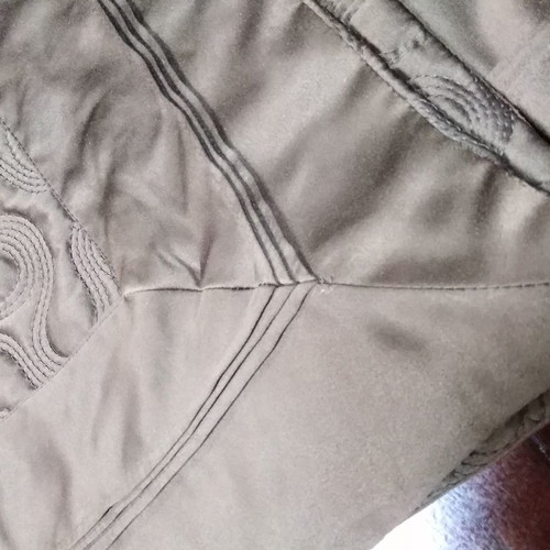 Double quilt new dark brown 300 thread embossed