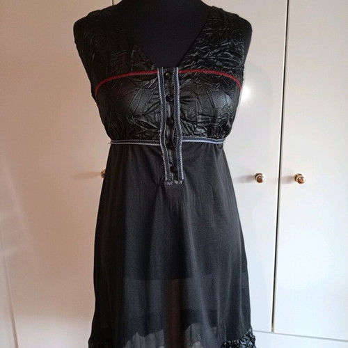 Babydoll lingerie black like new, sheer skirt, size M