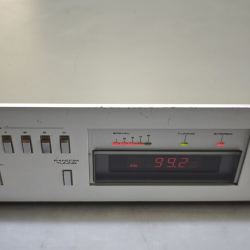 Akai AT S55 tuner used, missing battery compartment