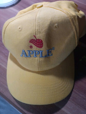 Hat yellow, like new, one size