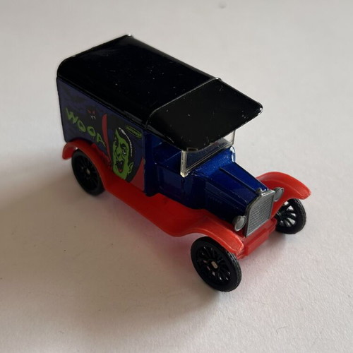 Matchbox 2005 Model T Ford Van 1921 Dracula
