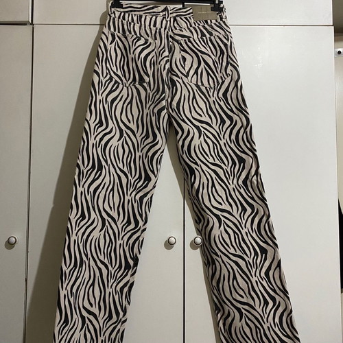 Animal print pants straight fit size 40 EU new, unworn