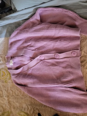 Pink short knitted cardigan with large front buttons H&M like new, size M