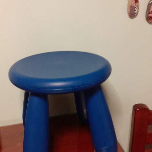 Plastic stool IKEA new, base diameter 29 cm, height 29 cm