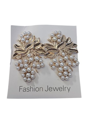 Earrings new, gold color with pearls