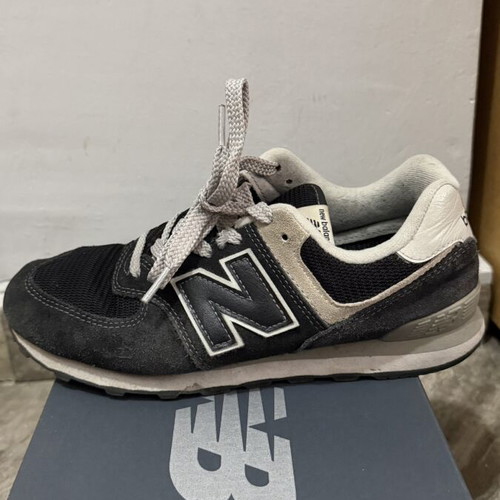 New Balance 574 sneakers used, black and grey, size 37