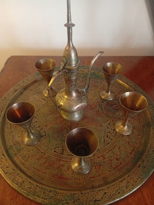 Bahrain tea set like new with jug, 5 glasses and tray