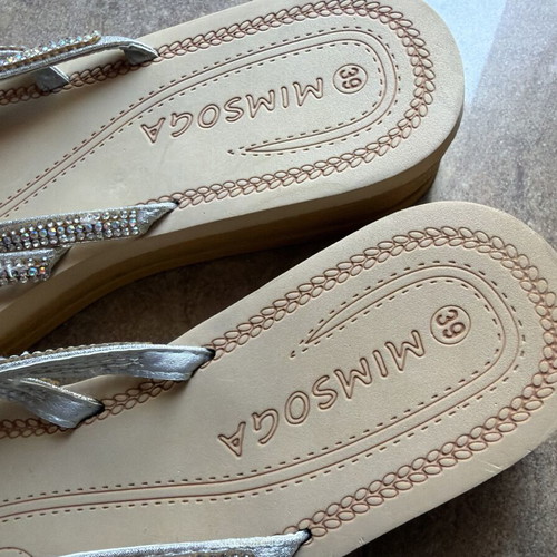 Tamaris heeled slippers size 39, new, white