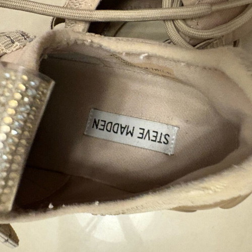 Steve Madden athletic shoes used, size 38, beige
