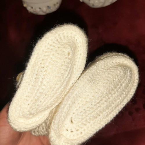 Baby booties handmade like new, crocheted by hand