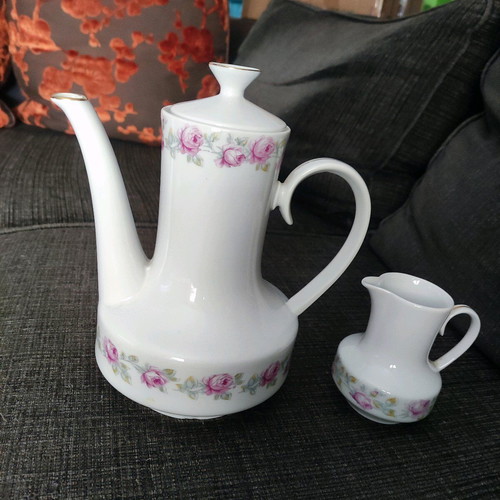 Winterpling Bavaria teapot like new with vintage milk jug