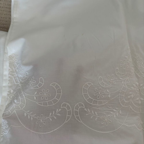 Set of embroidered cotton bed sheets, pillowcases and duvet covers