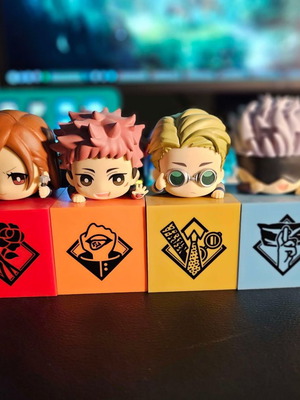 Demon Slayer - Jujutsu Kaisen Hikkake like new