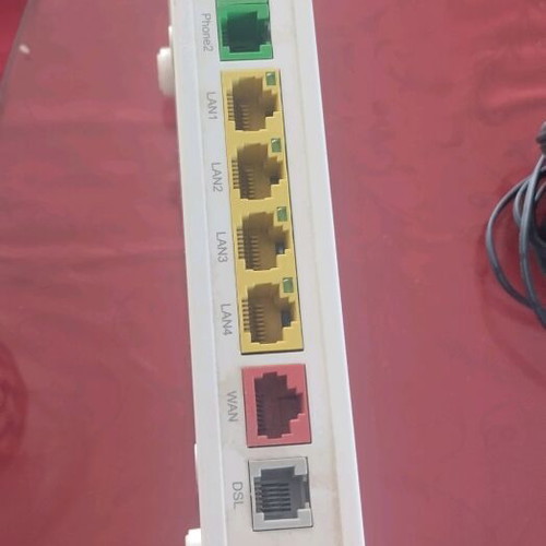 Vodafone router like new for internet and phone