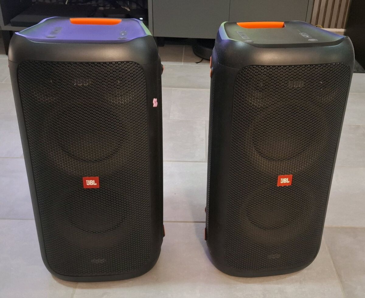 JBL PartyBox100 2台セット JBL PartyBox 100 stereo set of 2 like… - € 480,00 - Vendora.cy