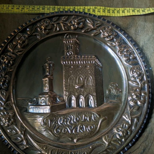Souvenir antiques set of 9 pieces