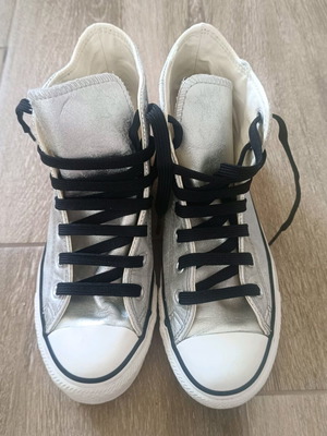 Converse All Star silver athletic shoes like new, size 37.5