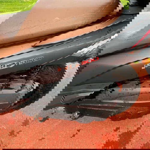 Sym HD 300 2020 σαν καινούργιο, σκούτερ με θύρα USB και αξεσουάρ