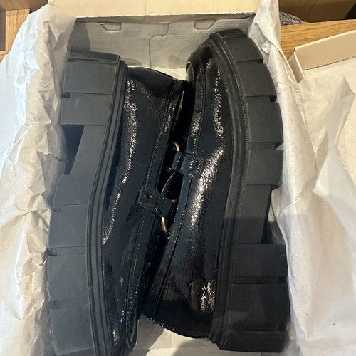 Women's patent leather moccasins like new, medium heel, size 38, black