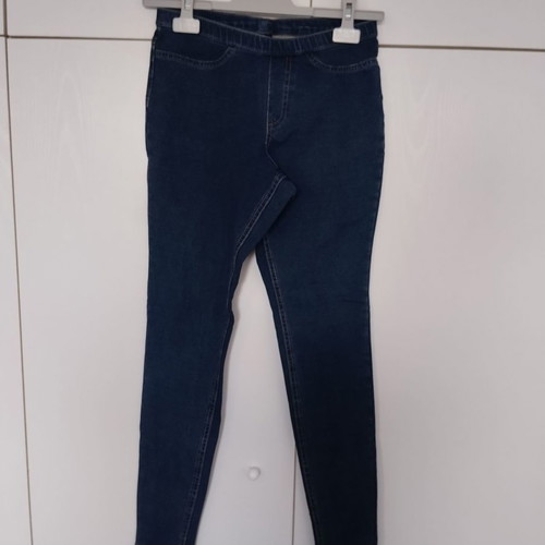 Hue women's denim leggings small used with defect