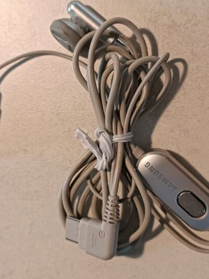Samsung earbuds like new