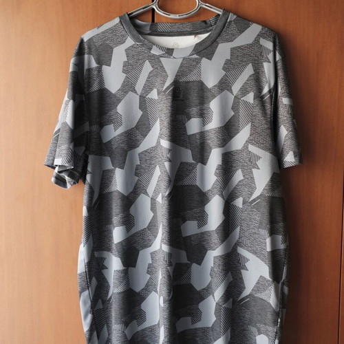 Set of 8 Admiral and Decathlon dry fit gym t-shirts