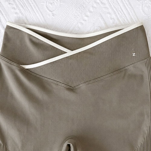 Thrivin sportswear set gray and white used, size S bra XS leggings