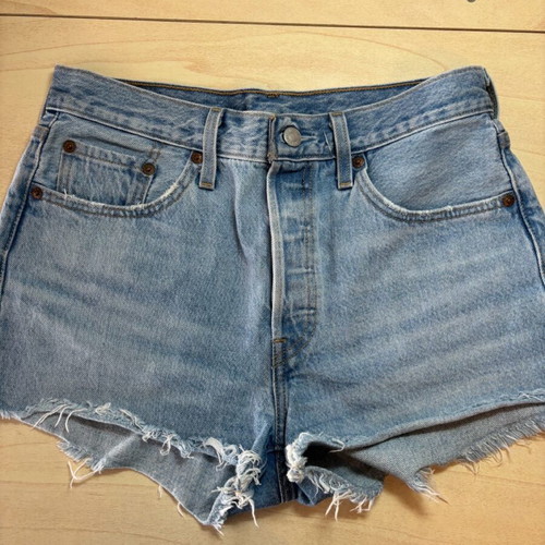 Levi’s 501 shorts like new, size W28, blue