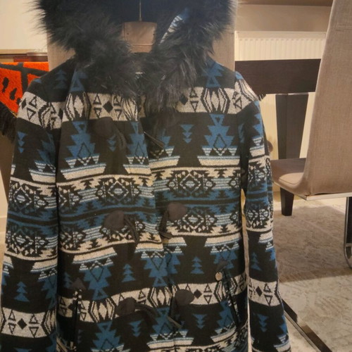 Attrattivo women's parka like new with synthetic fur size M