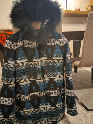 Attrattivo women's parka like new with synthetic fur size M