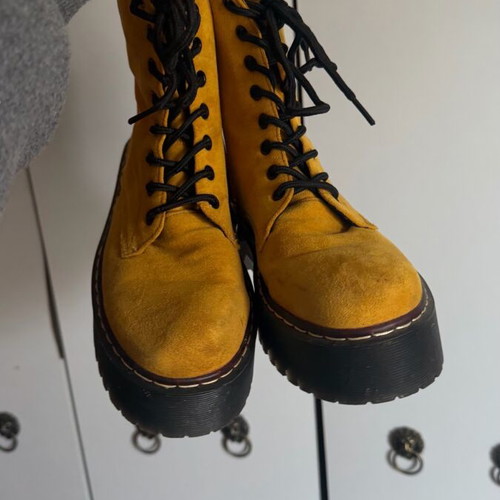 Boots size 40 like new, yellow orange