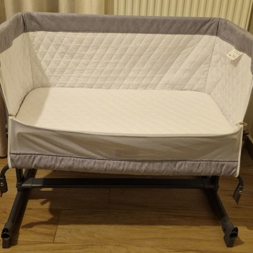 Kiddo by my side baby cot like new