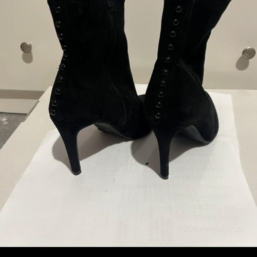Migato Suede Ankle Boots like new, size 39, black