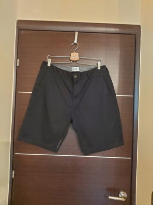 Billabong men's black bermuda shorts XL like new