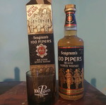 100 Pipers whisky 1980 sealed with glass like new