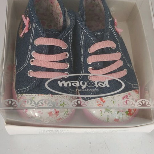 Baby cuddle shoes