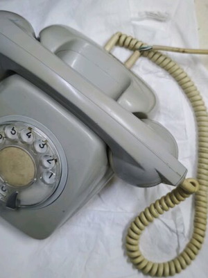 Τηλέφωνο παλιό μεταχειρισμένο για διακόσμηση