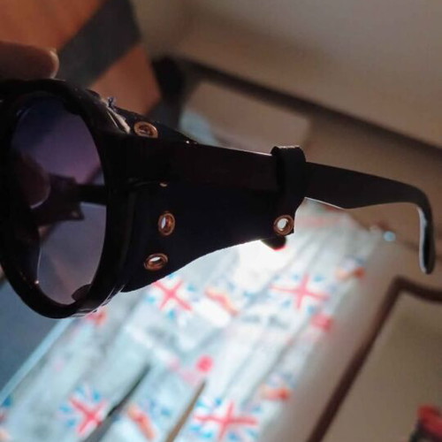 Round steampunk windproof sunglasses blue new