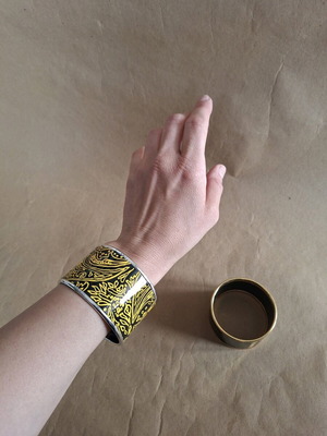 Legend Vogue X Large bracelet yellow black like new